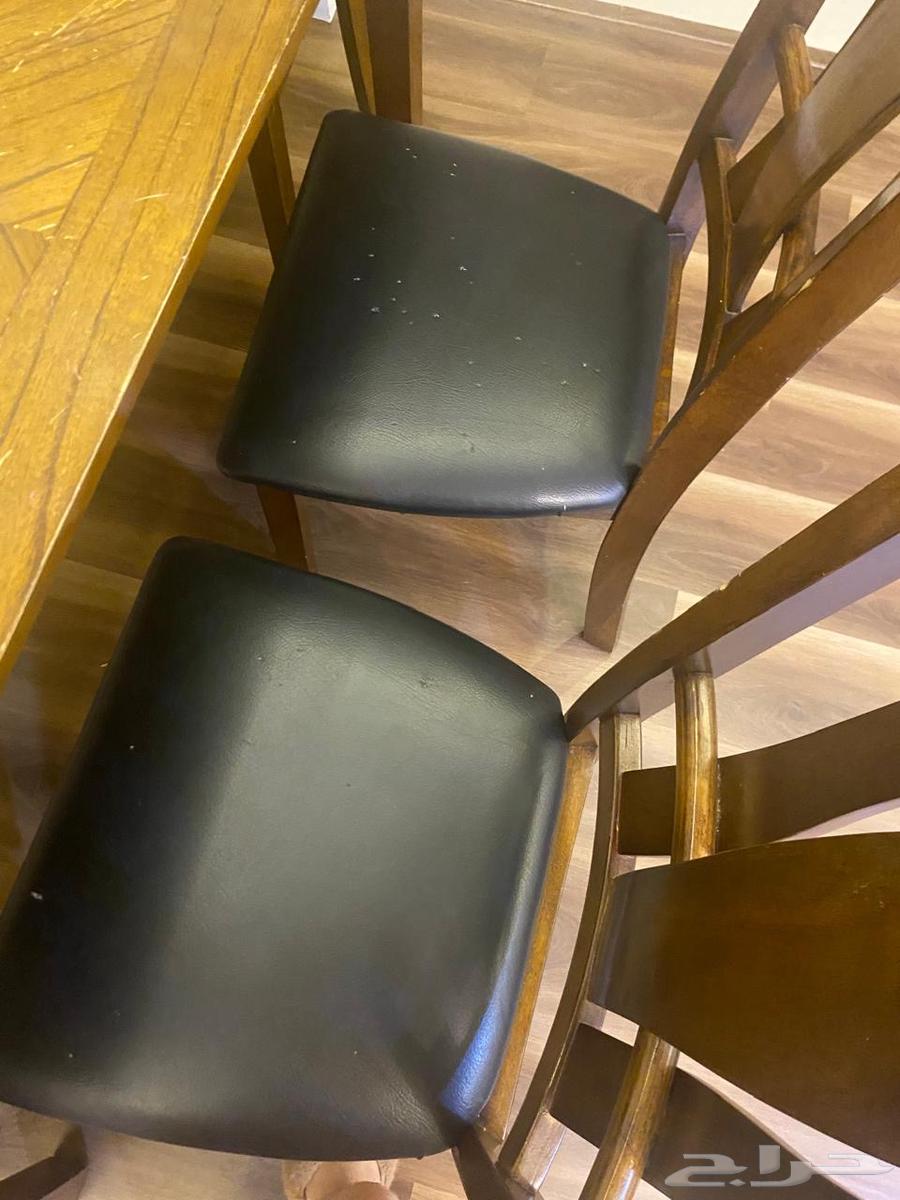 Dining table64463223970306112