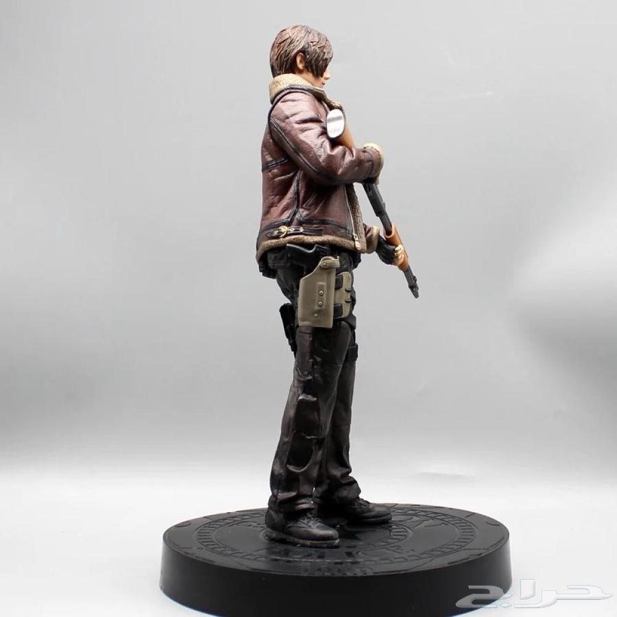 Leon Statue64470814234115111