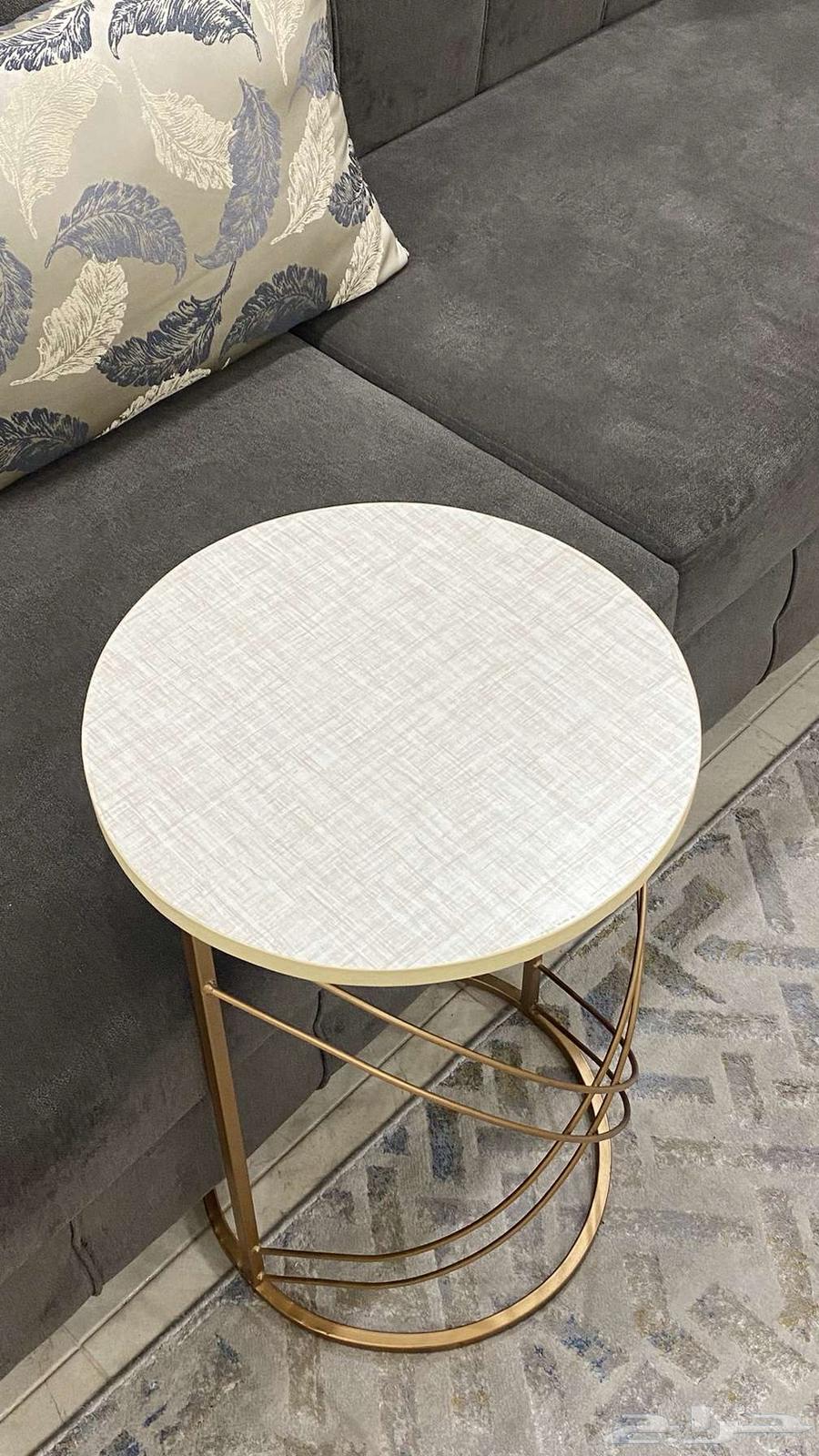 Tables64470484128898112