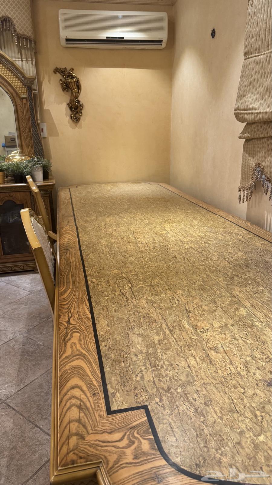 طاولة خشب فاخرة للبيع64467899456515113