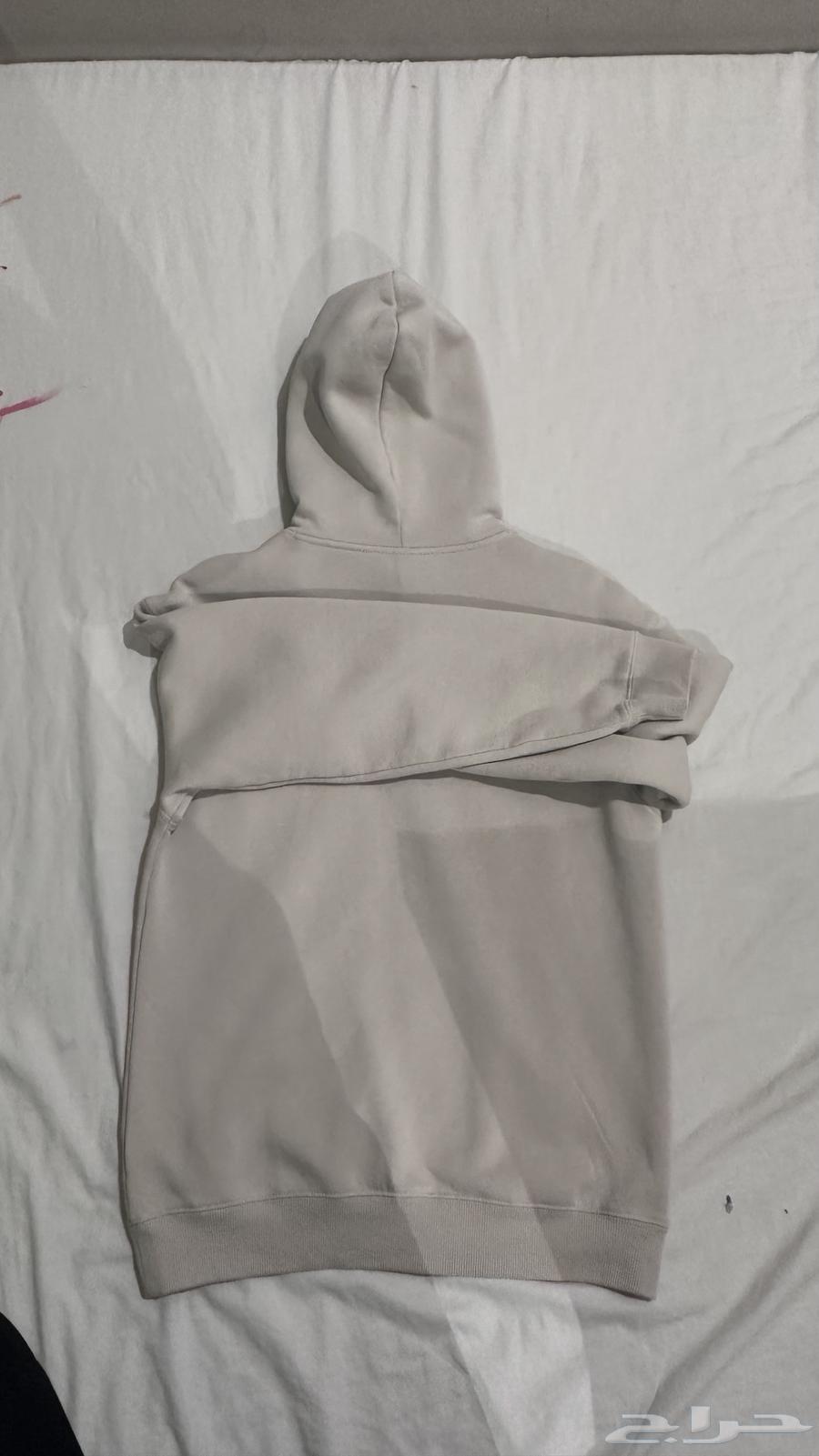 بلوفر أو جاكيت من H&M مقاس XS نظيف جداً64469837140227111