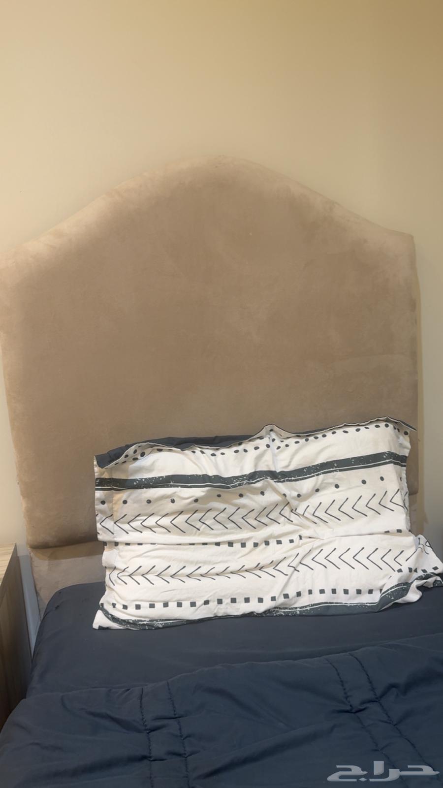 سرير للبيع64468370844162111