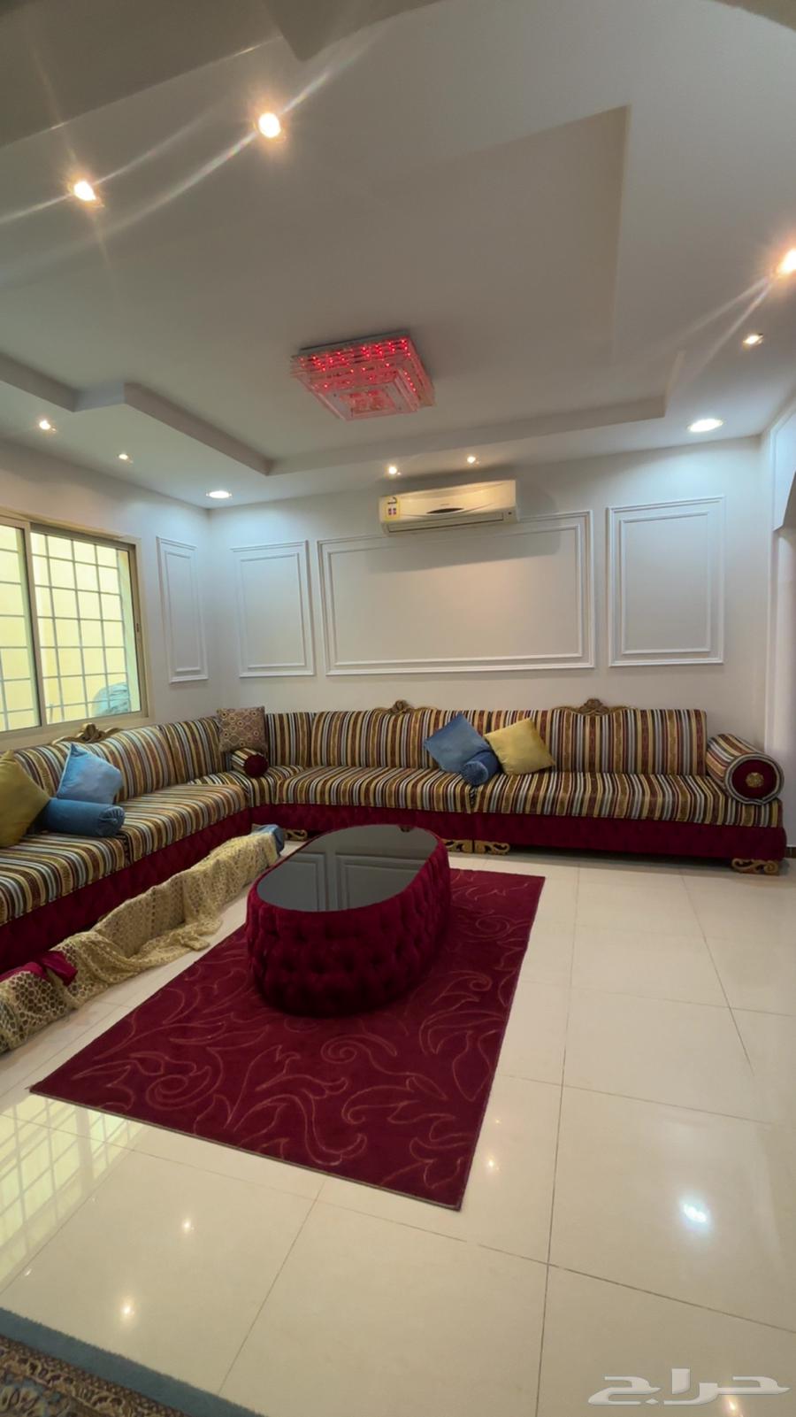 Sofa and curtain in good condition64469599337602110