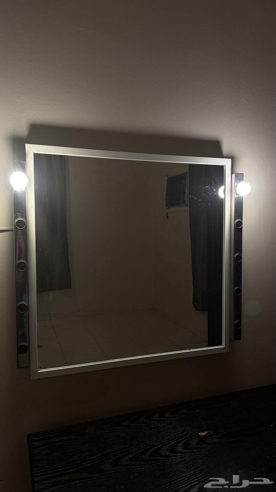 IKEA mirror with lighting64471526510979110