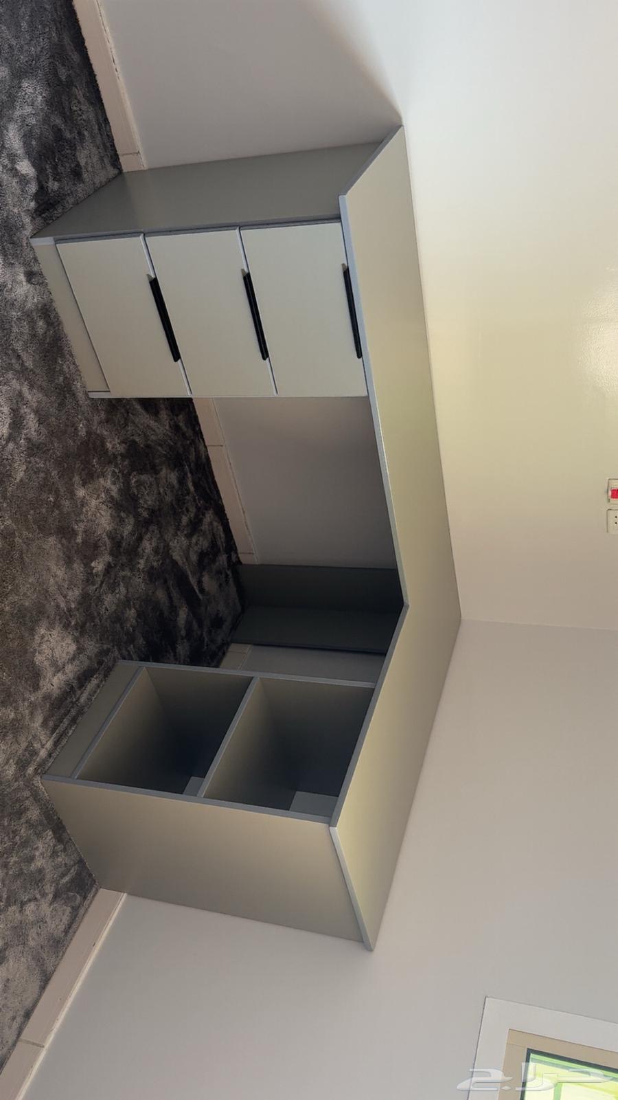 L-shaped table64466794908546110