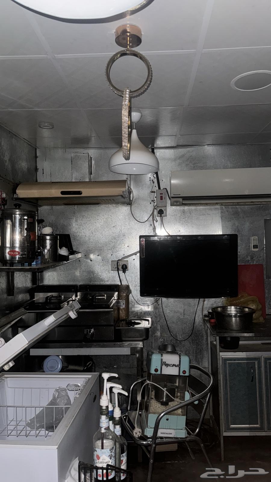 للبيع عربه فود تراك متنقله منوه المستخدم.64469306798465111