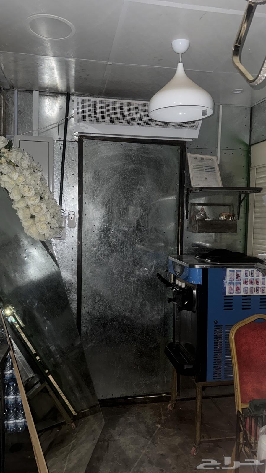 للبيع عربه فود تراك متنقله منوه المستخدم.64469306798465112