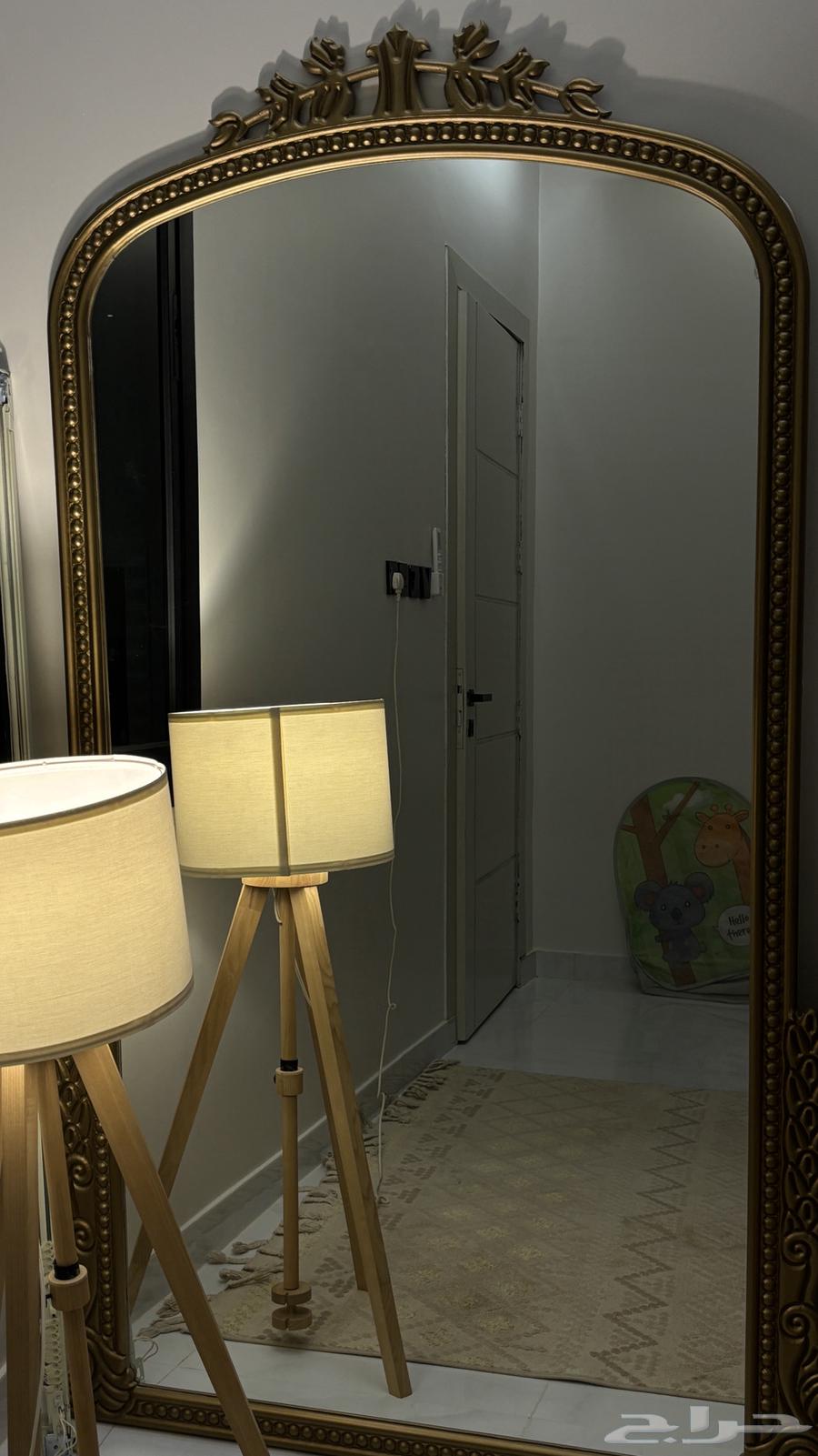 مرايه جداريه متر في طول 180 جديده وجودتها منتازه64476308669185110