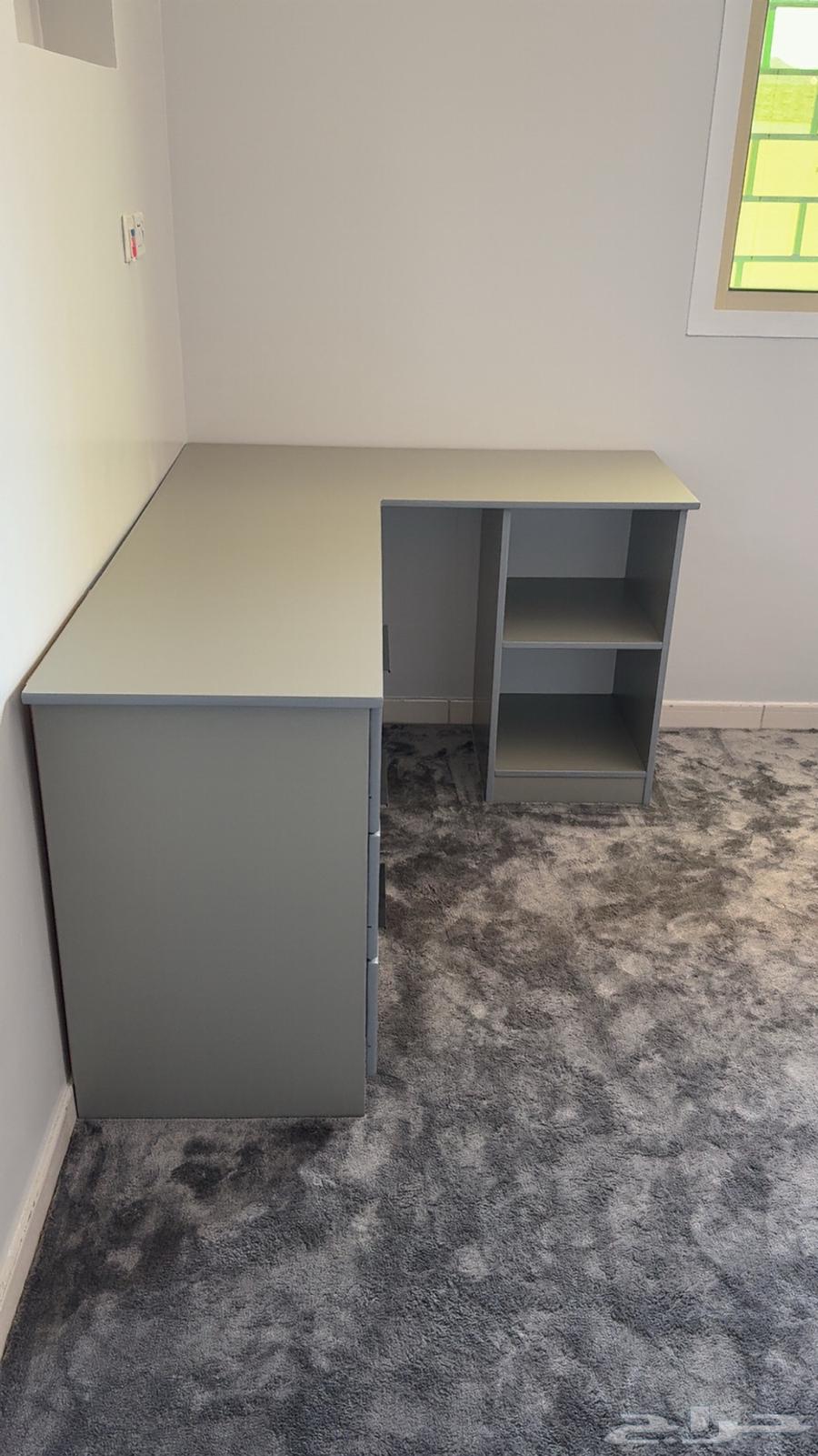 L-shaped table64466794908546113