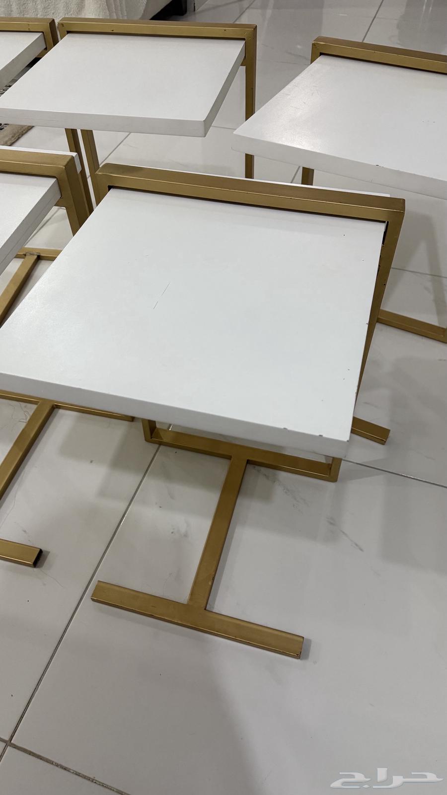 طاولات للبيع خمس قطع ع السوم64470662836482110