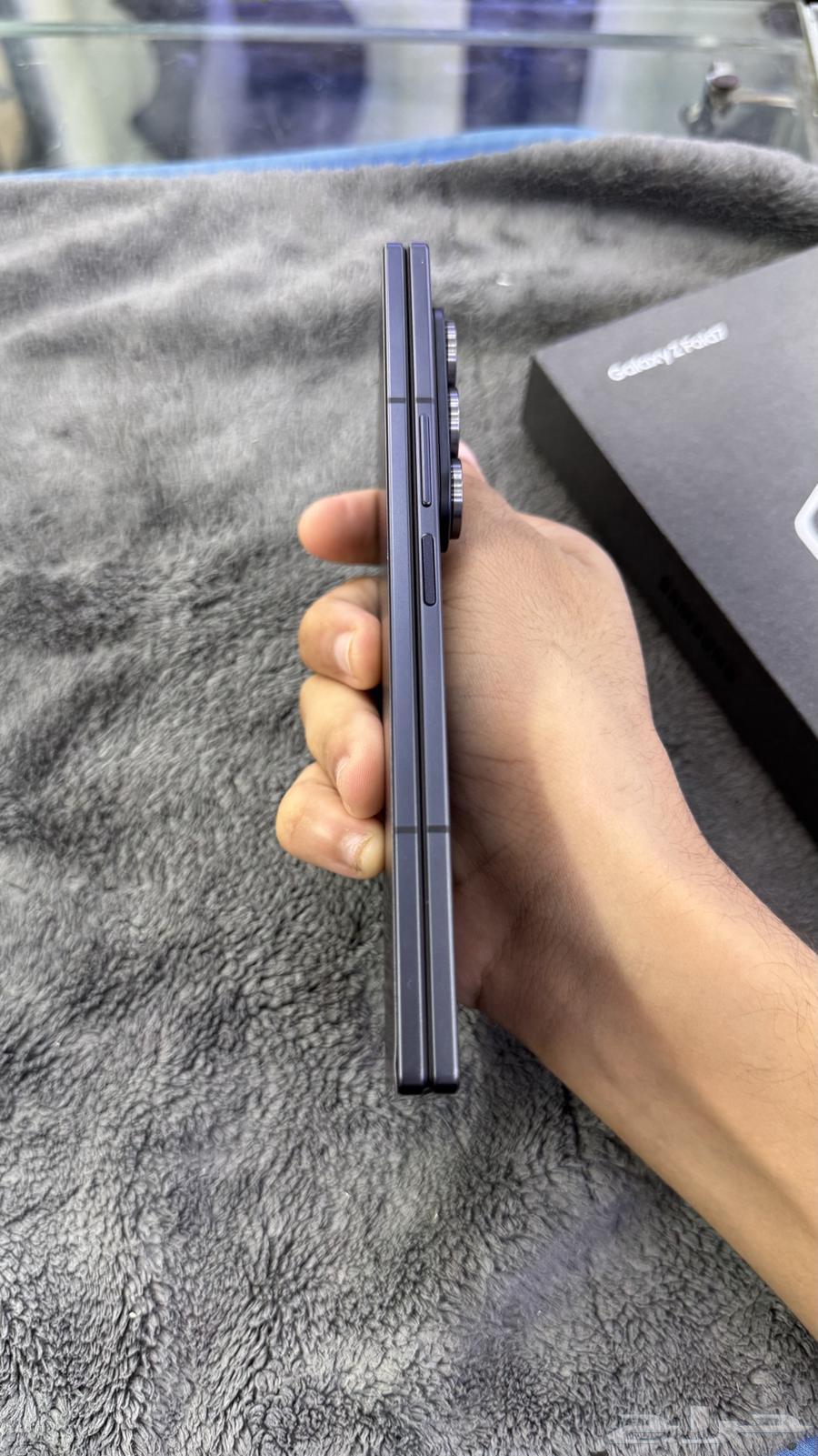 زد فولد7  512 قيقا. نضيييف.64467270837763111