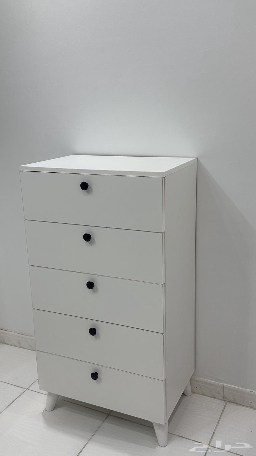A side cabinet consisting of five drawers64465001436291112