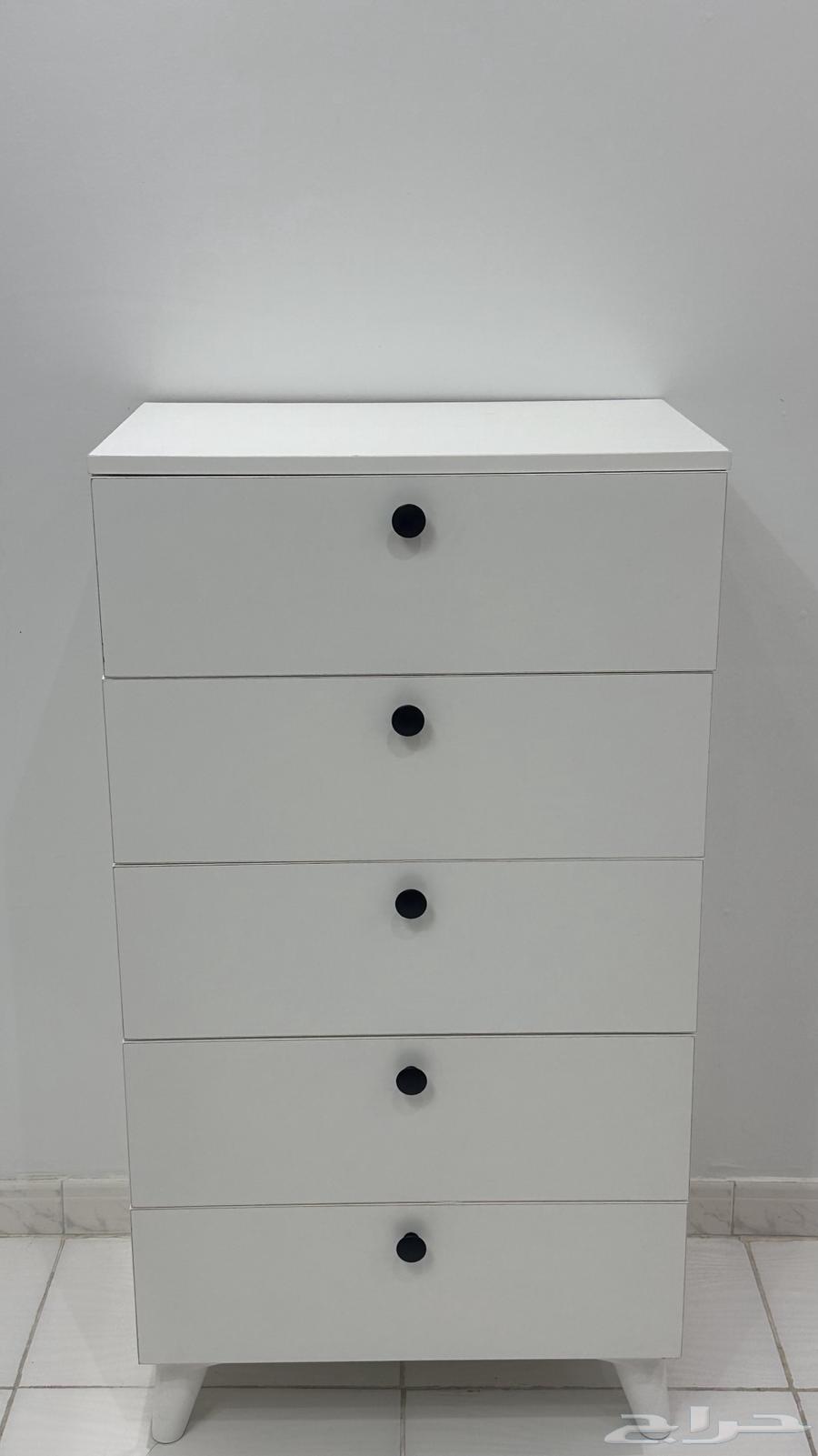 A side cabinet consisting of five drawers64465001436291110