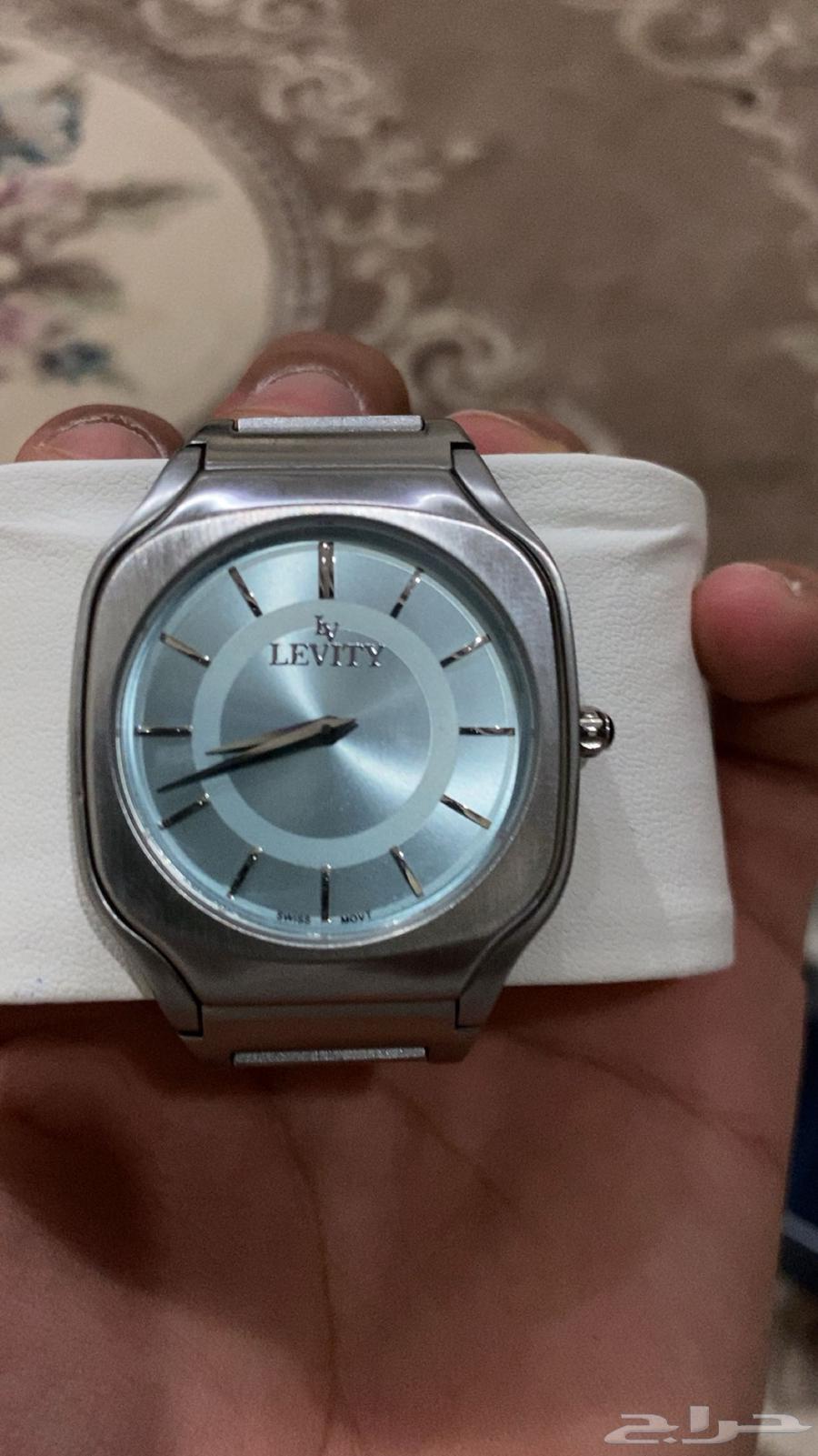 ساعه البيع اصليه سعرها بالمحل 970 ومعاها ضمان سنتين64470401982849113