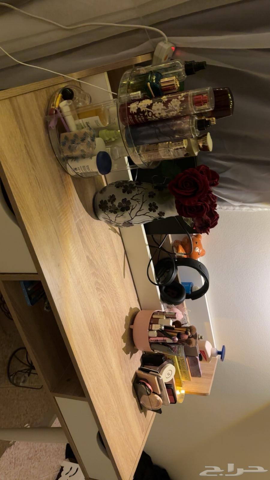 Office desk64470292497537111