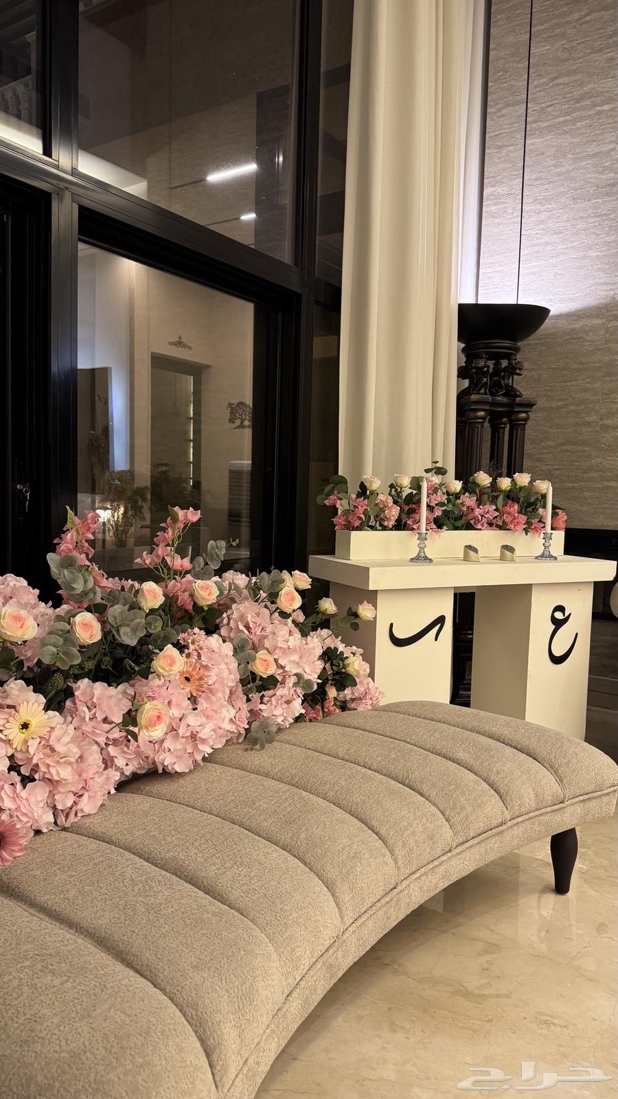 Dining package with tables64471498738819111