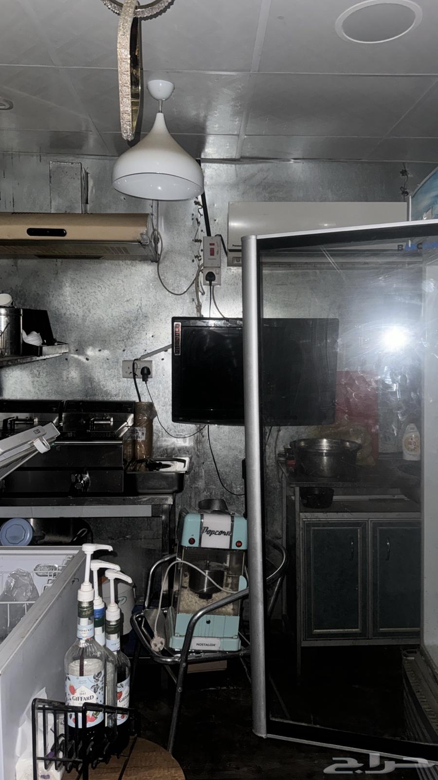 للبيع عربه فود تراك متنقله منوه المستخدم.64469306798465113