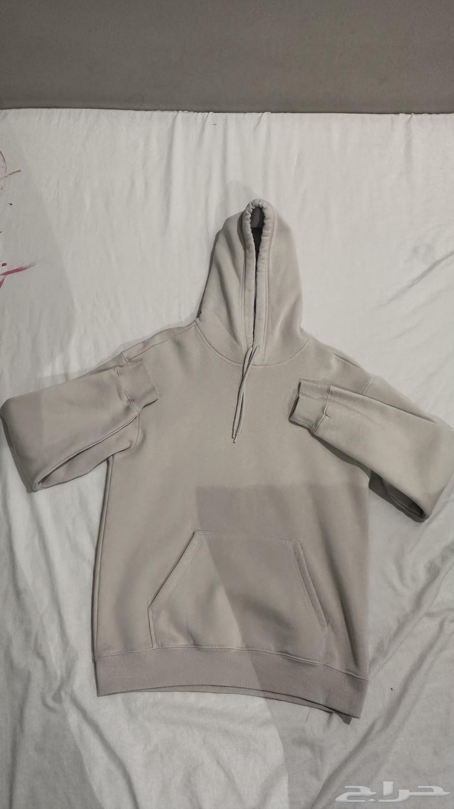 بلوفر أو جاكيت من H&M مقاس XS نظيف جداً64469837140227110