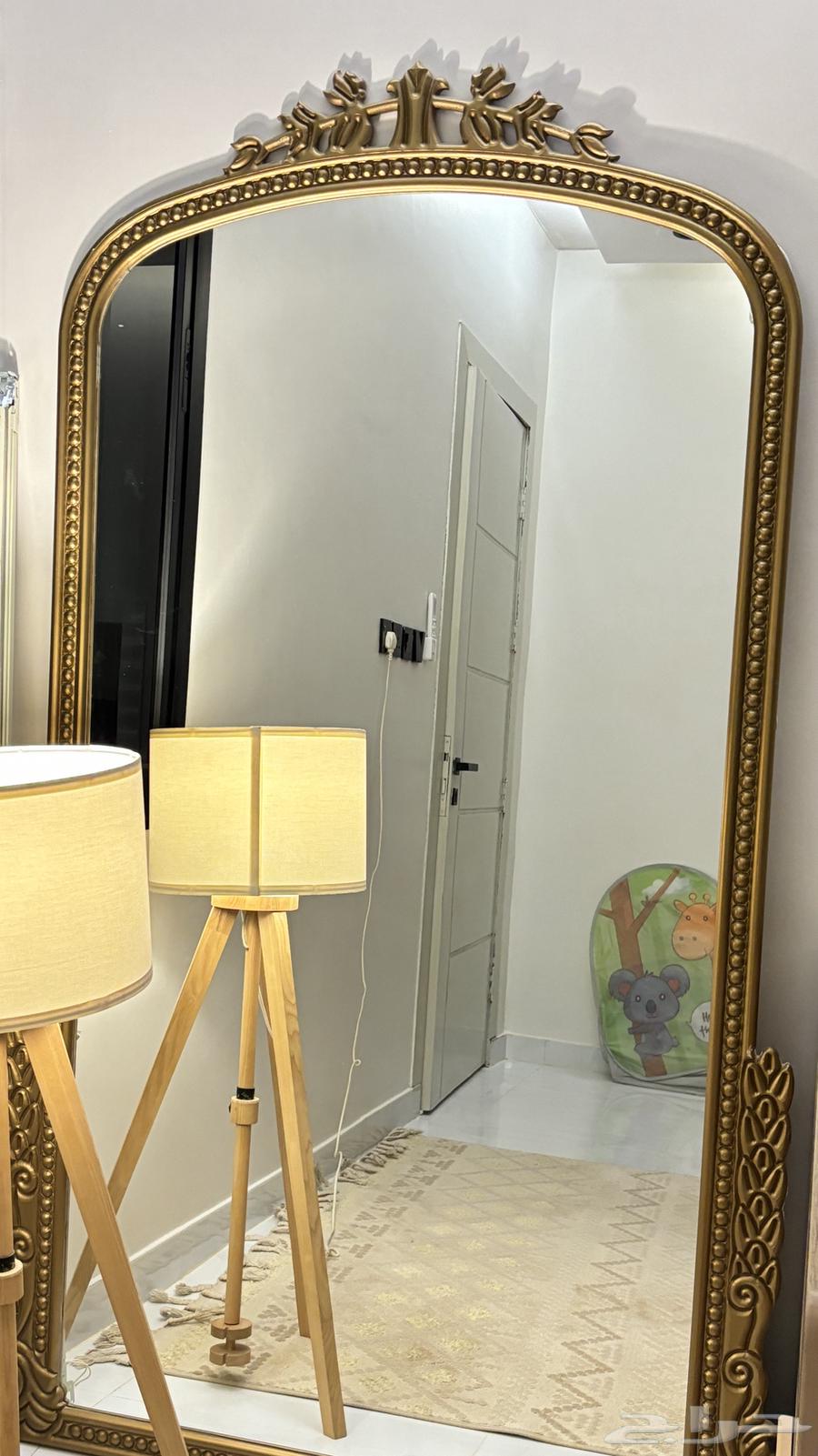 مرايه جداريه متر في طول 180 جديده وجودتها منتازه64476308669185111