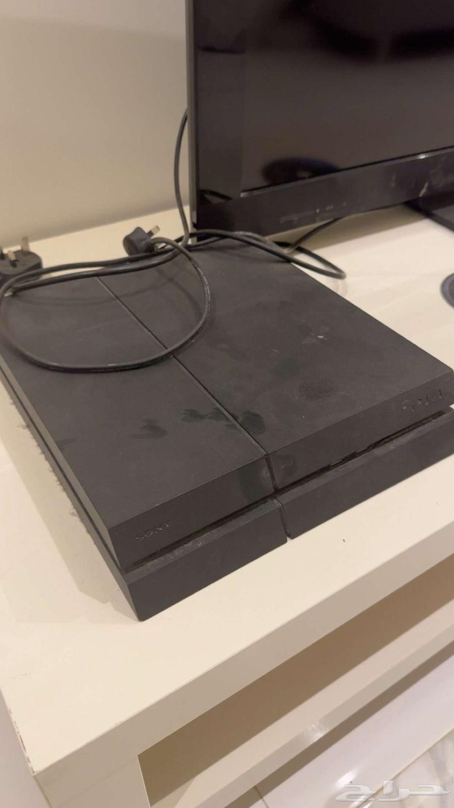 Sony 4 for sale, lightly used, in good condition64469209206531110