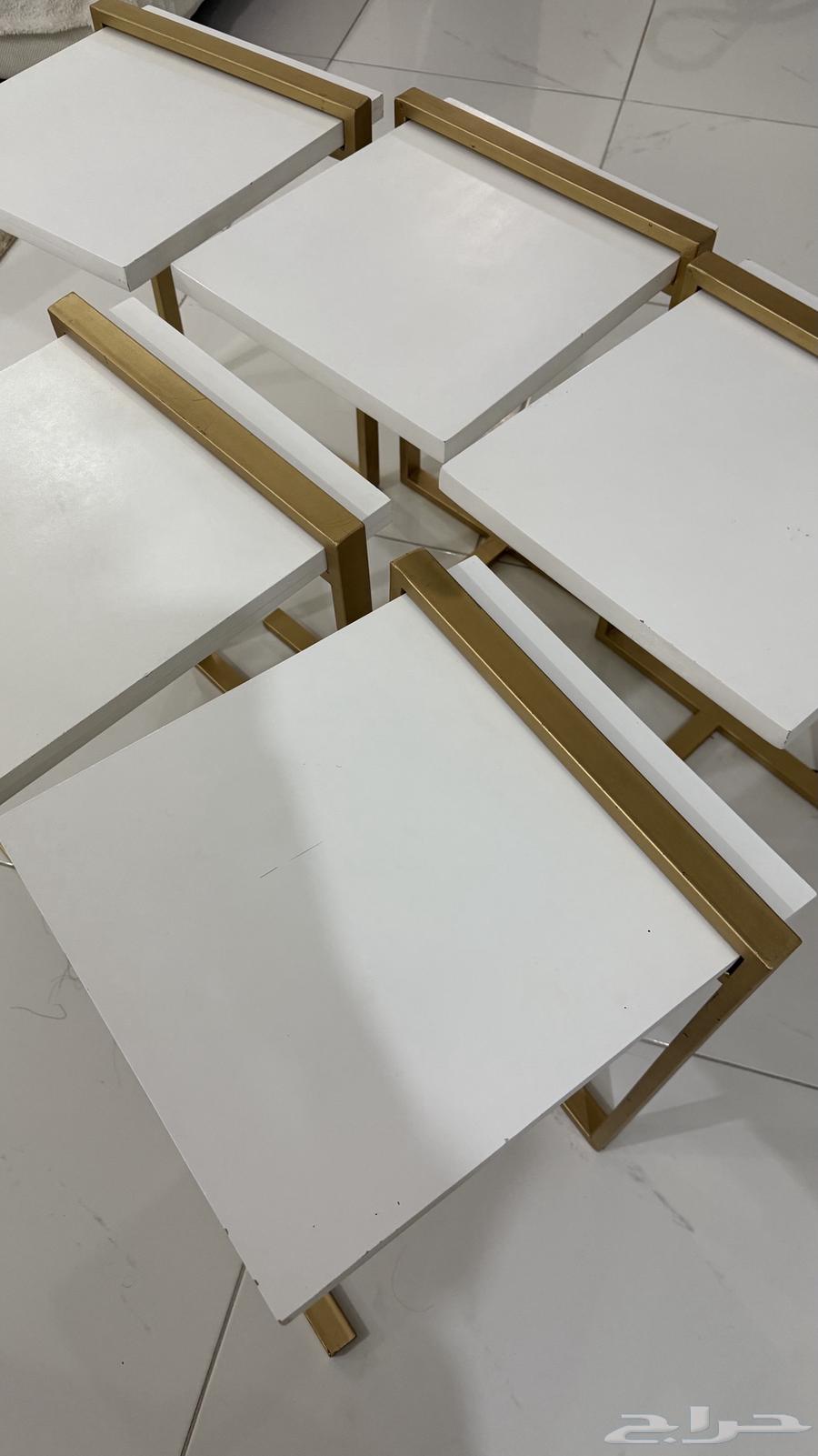 طاولات للبيع خمس قطع ع السوم64470662836482111