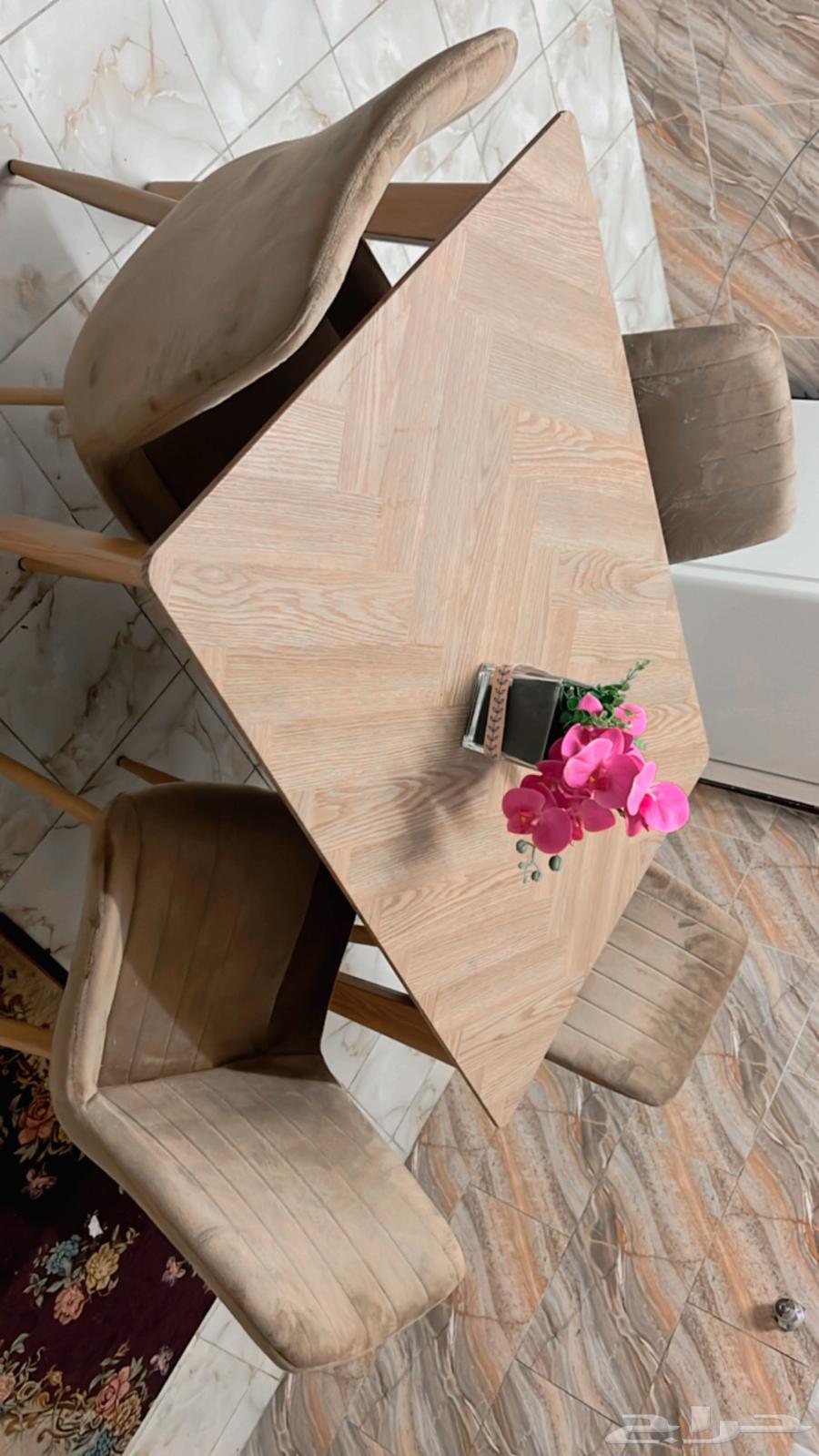 عفش بيت شبه جديد سبب البيع السفر64465099902338111