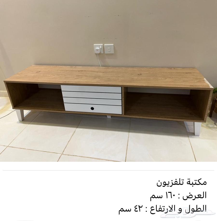 Sofa and TV table64468398313473112