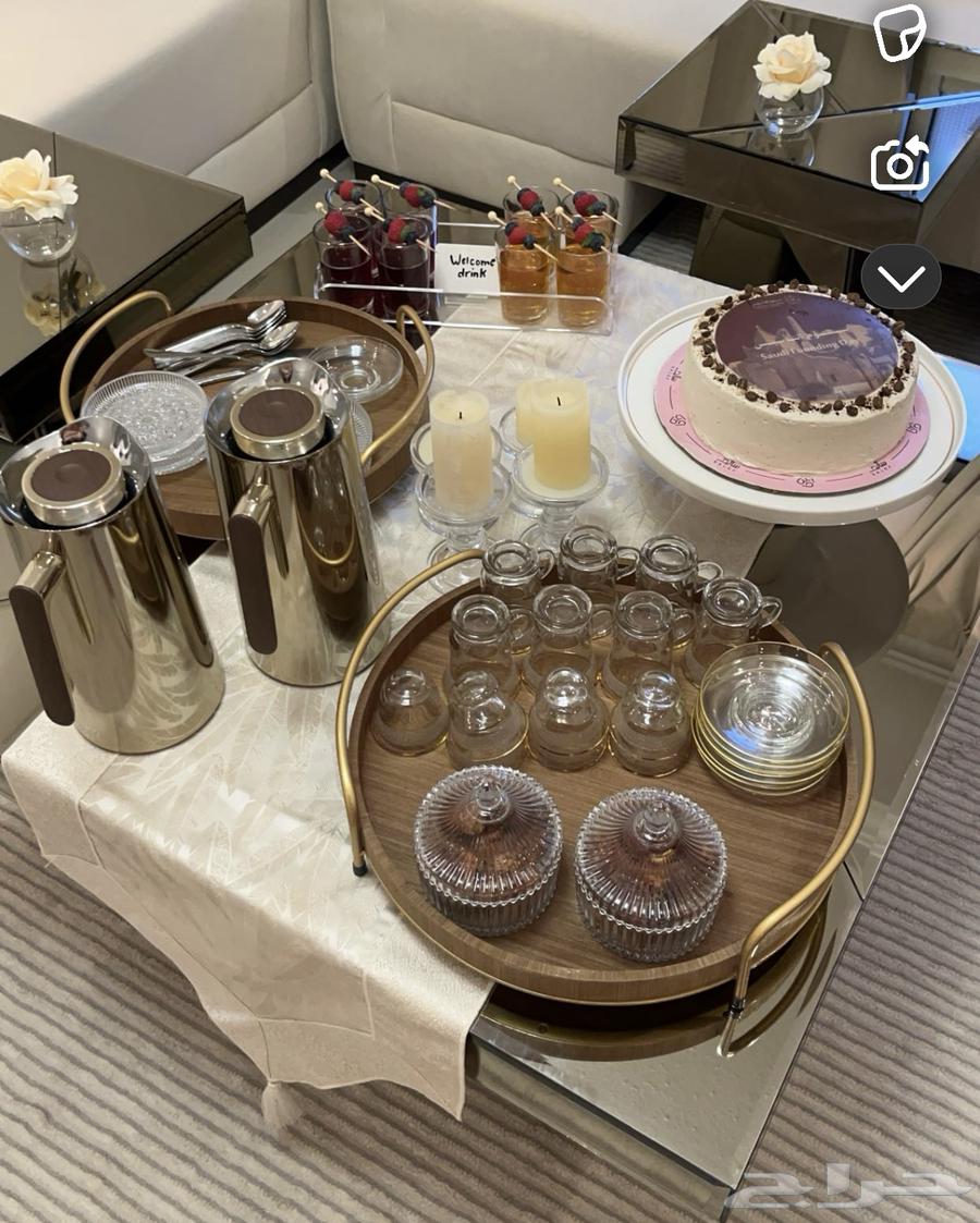 طاوله كبيره مع اربع طاولات قزاز64469809063810114