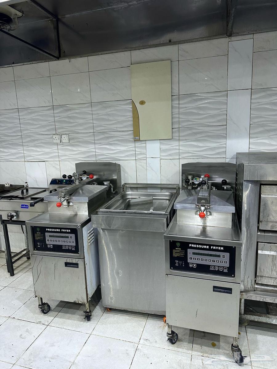 أغراض مطعم كامل للبيع64468439964802111