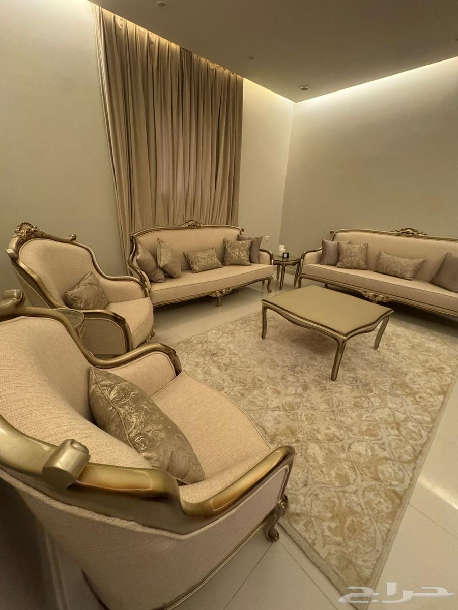 طقم كنب كلاسيكي نظيف شبه جديد64468259848577111