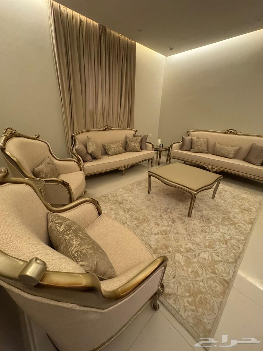 طقم كنب كلاسيكي نظيف شبه جديد64468259848577114