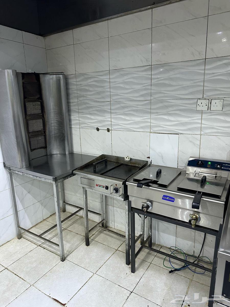 أغراض مطعم كامل للبيع64468439964802112