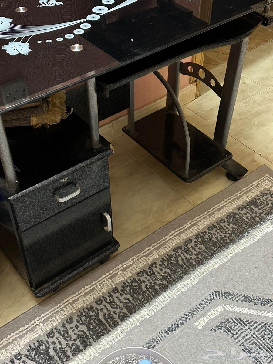 Electric vacuum cleaner, TV, and computer table64468357057025111