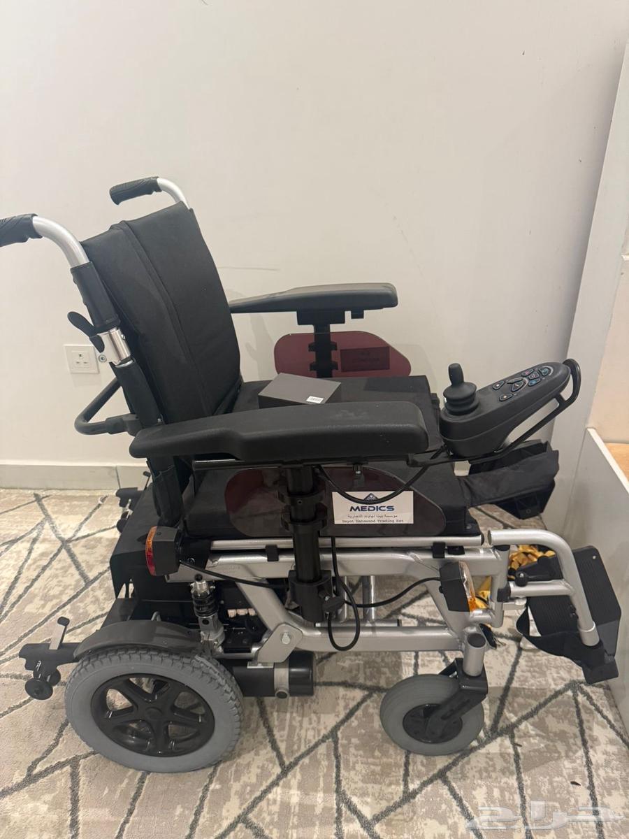 كرسي كهربائي بمواصفات عاليه جديد لم يستخدم64468920454145111