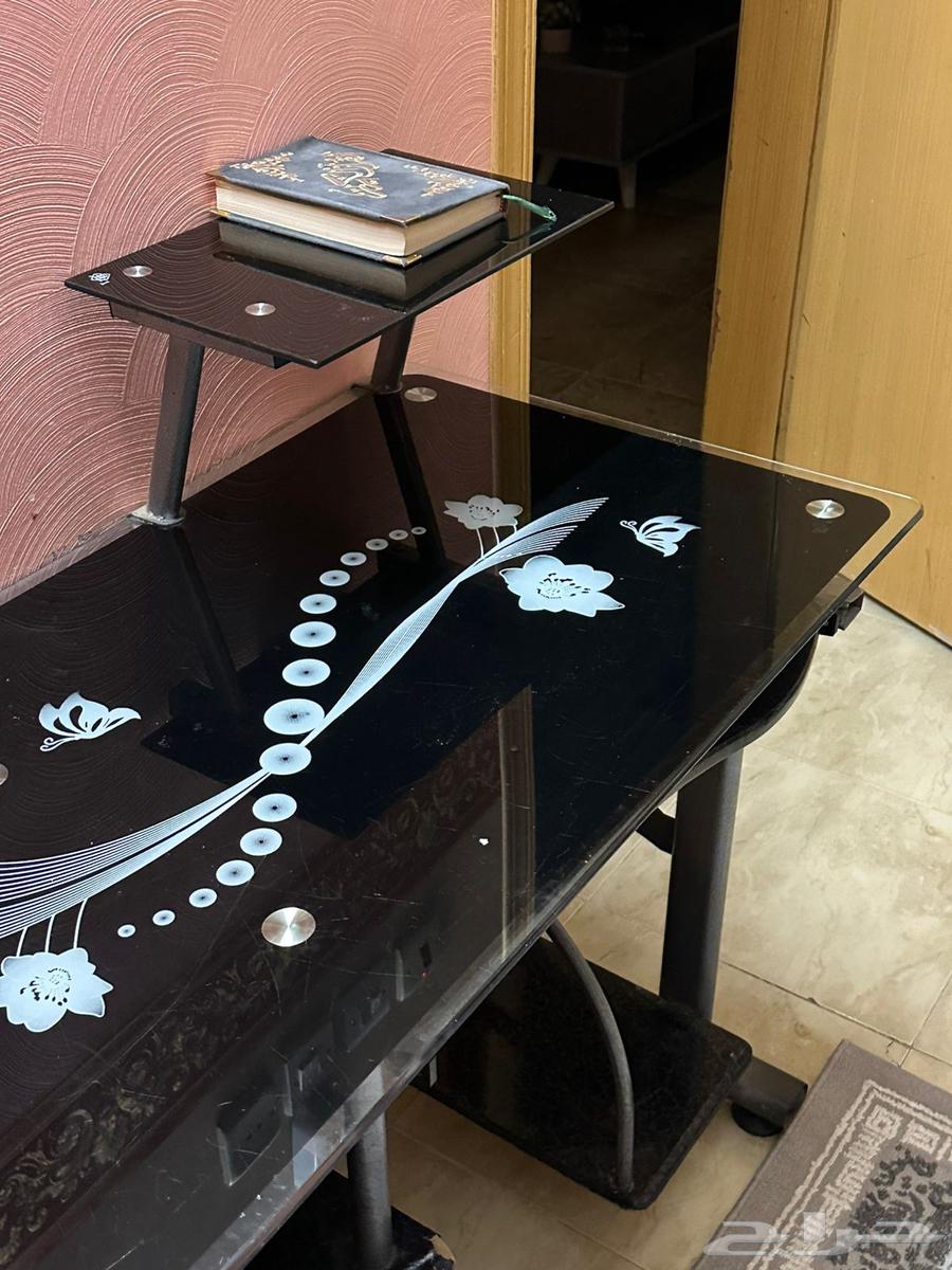 Electric vacuum cleaner, TV, and computer table64468357057025110