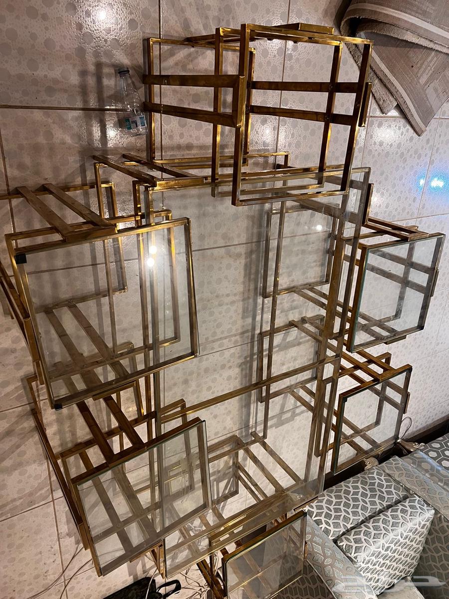 Sofa and table for the council64470416231938110