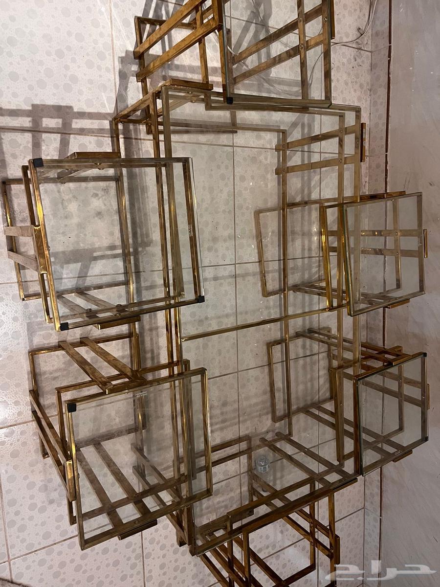 Sofa and table for the council64470416231938114