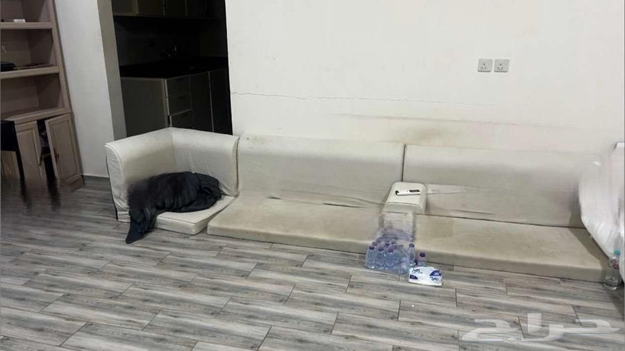 طاولة تلفزيون   مراتب بيضاء64466725849347111