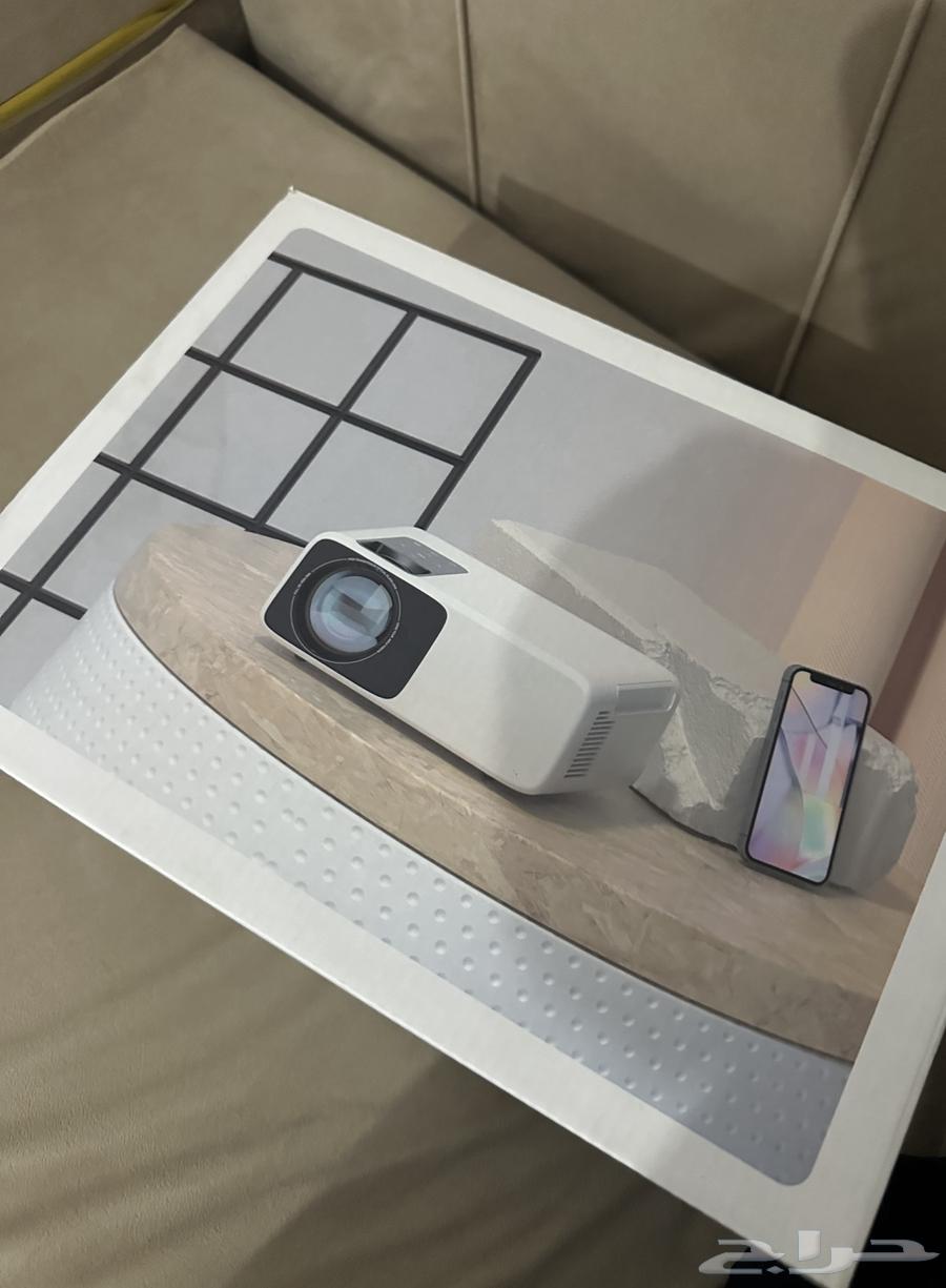 بروجيكتور للبيع سبب البيع لم اعد بحاجة اليه في حالة جيدة64469879180803112