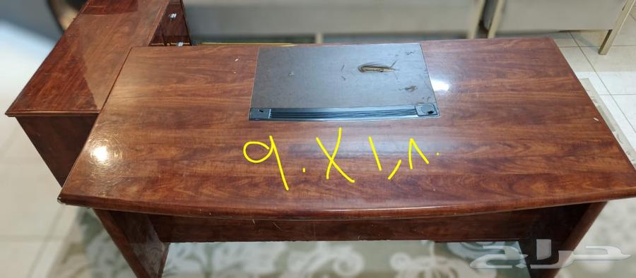 Wooden table with small extension (attachment)64467899464450110