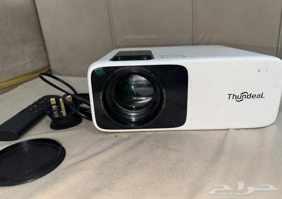 بروجيكتور للبيع سبب البيع لم اعد بحاجة اليه في حالة جيدة64469879180803110