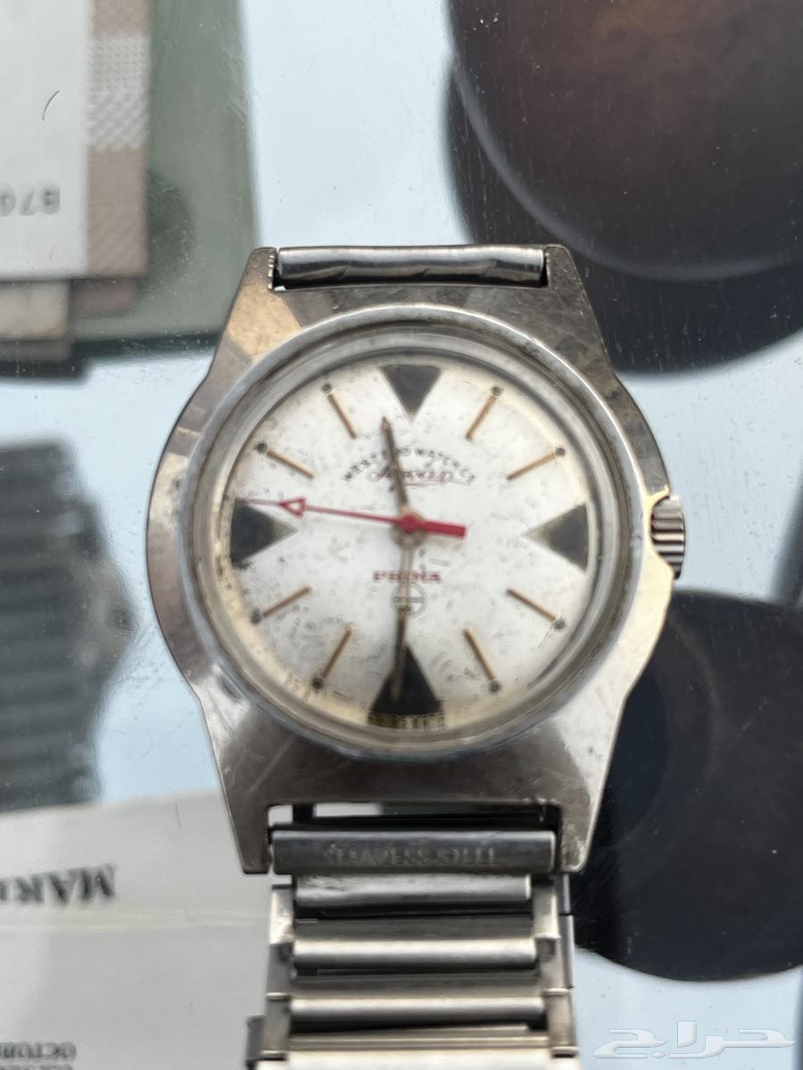 ساعات ام الصليب في اربع اتوماتيك وعدد 4 تعشية كلها قديمة64469028197379112