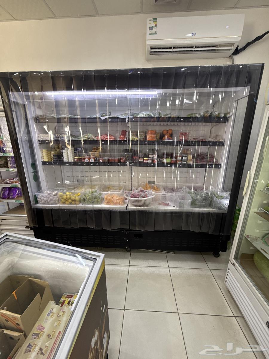Refrigerated display case used for grocery stores to store vegetables and fruits, works well64465954659971110