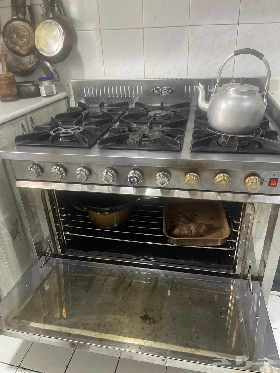 فرن ست عيون شبه جديد استعمال نظيف سبب البيع عدم الحاجة له64466808750339111