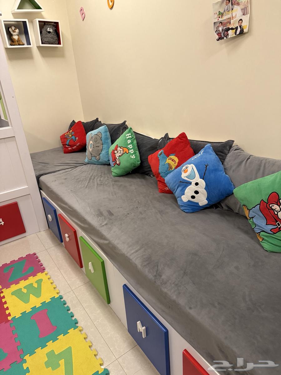 Sofa that is like a bed with storage drawer, strong mattress, and pillows included64465353424771112