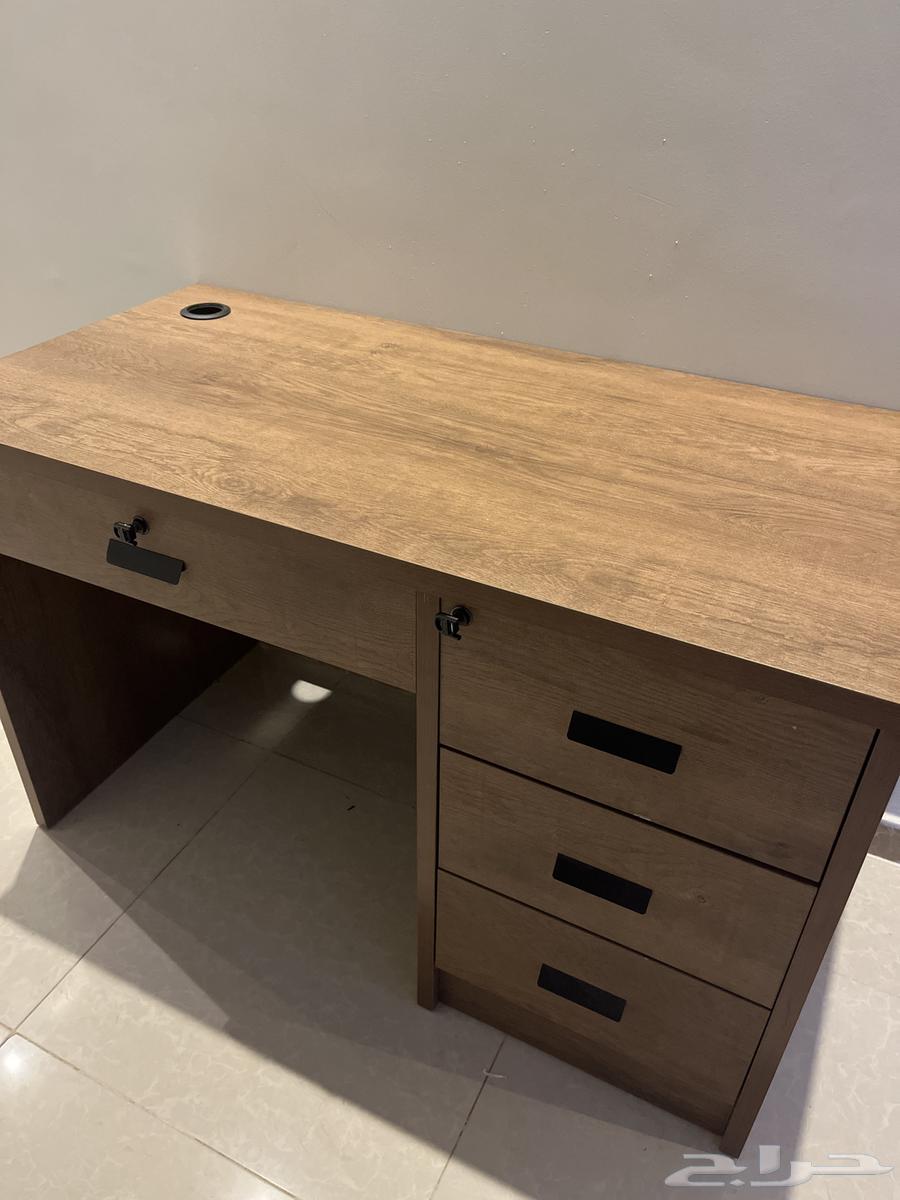 مكتب خشبي عملي بمقاس120x60x75 بالون الخشبي200ريال64468920418179111