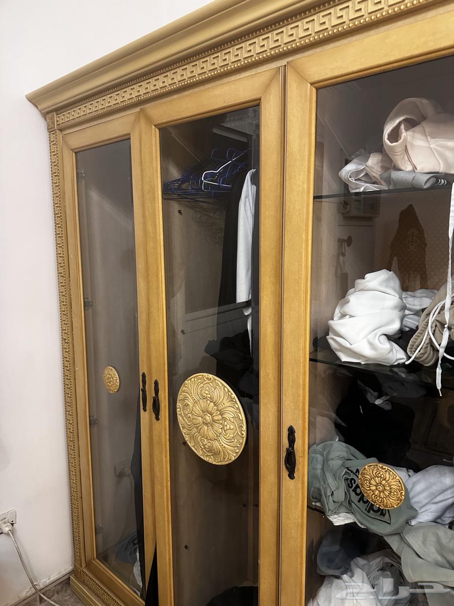 Bedroom furniture set with large mirror and its drawer closet64469417961347111