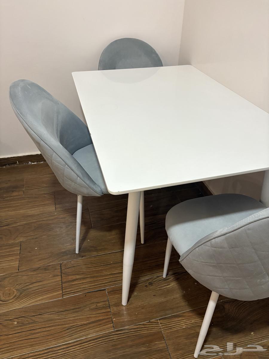 طاولة طعام للبيع64468010529539111