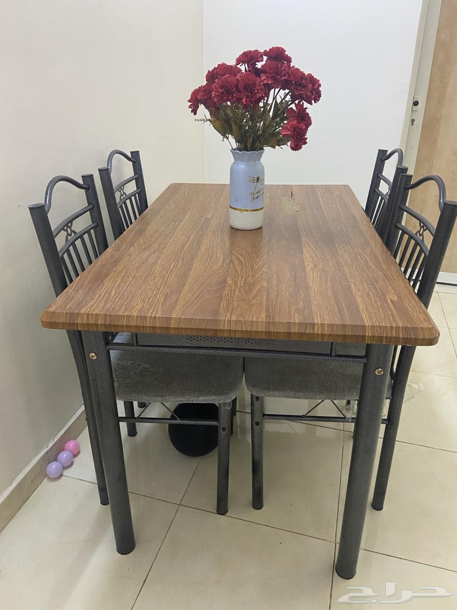 9 cubic feet refrigerator with dining table and four chairs64467522323202111