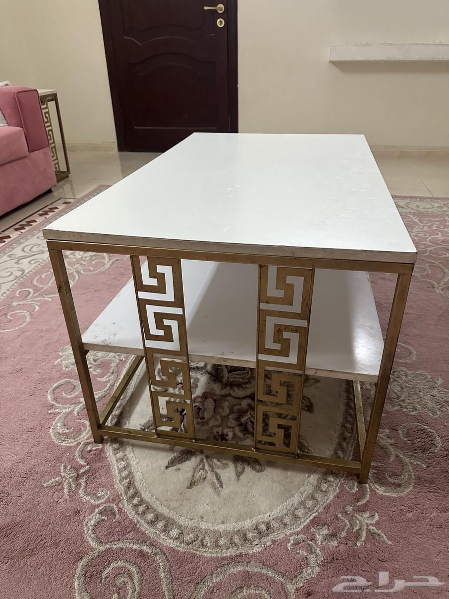 New and clean round tables for the hall64468664276994110